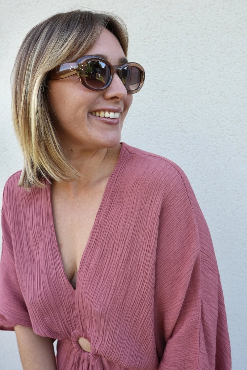 Lunettes solaires allongé beige