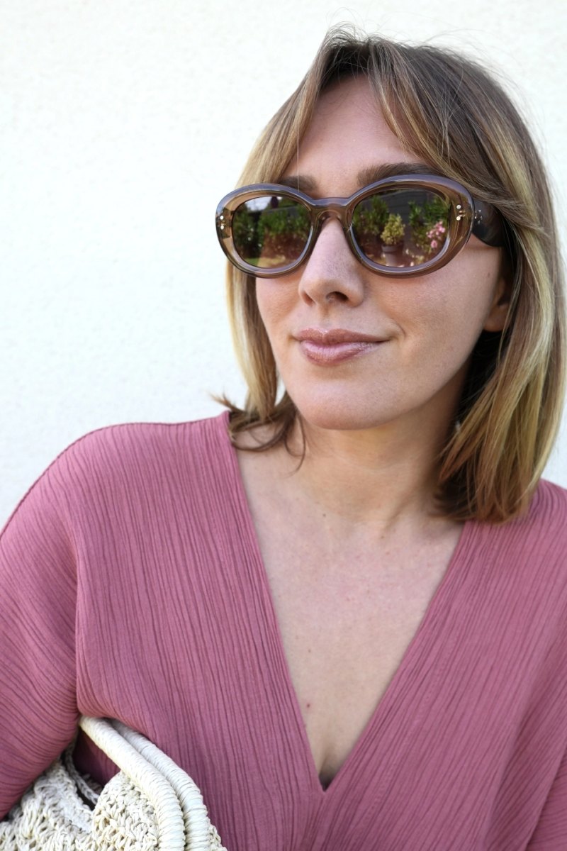 Lunettes solaires allongé beige